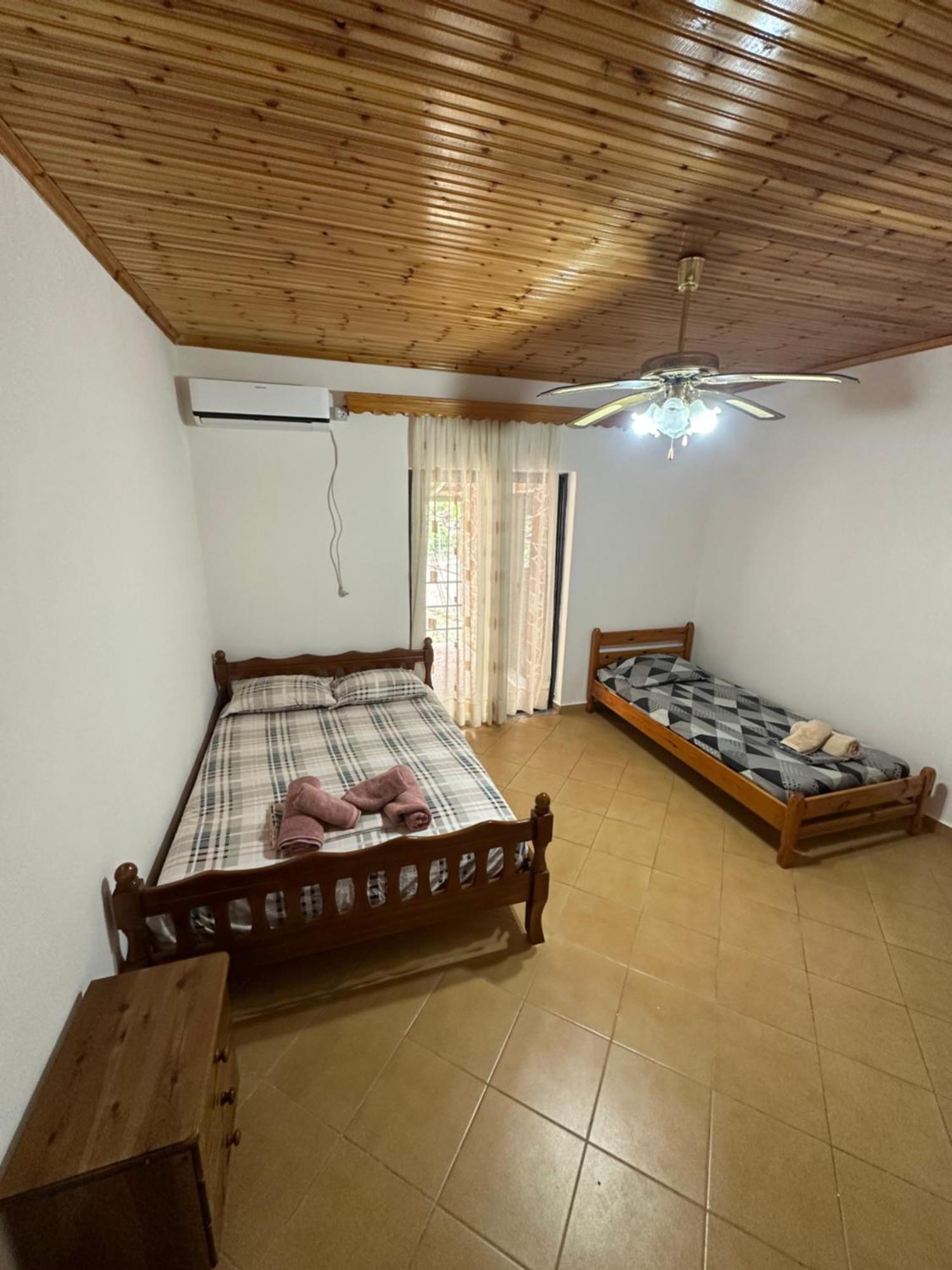 Romeo'S Guest House 2 Piqeras Екстериор снимка