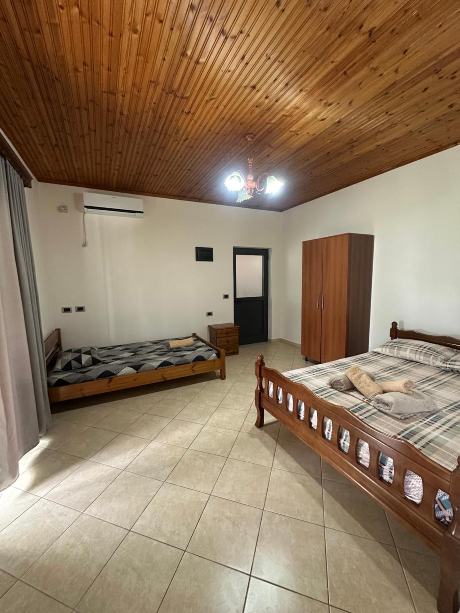 Romeo'S Guest House 2 Piqeras Екстериор снимка