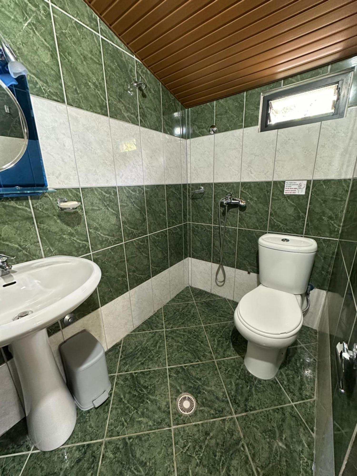 Romeo'S Guest House 2 Piqeras Екстериор снимка
