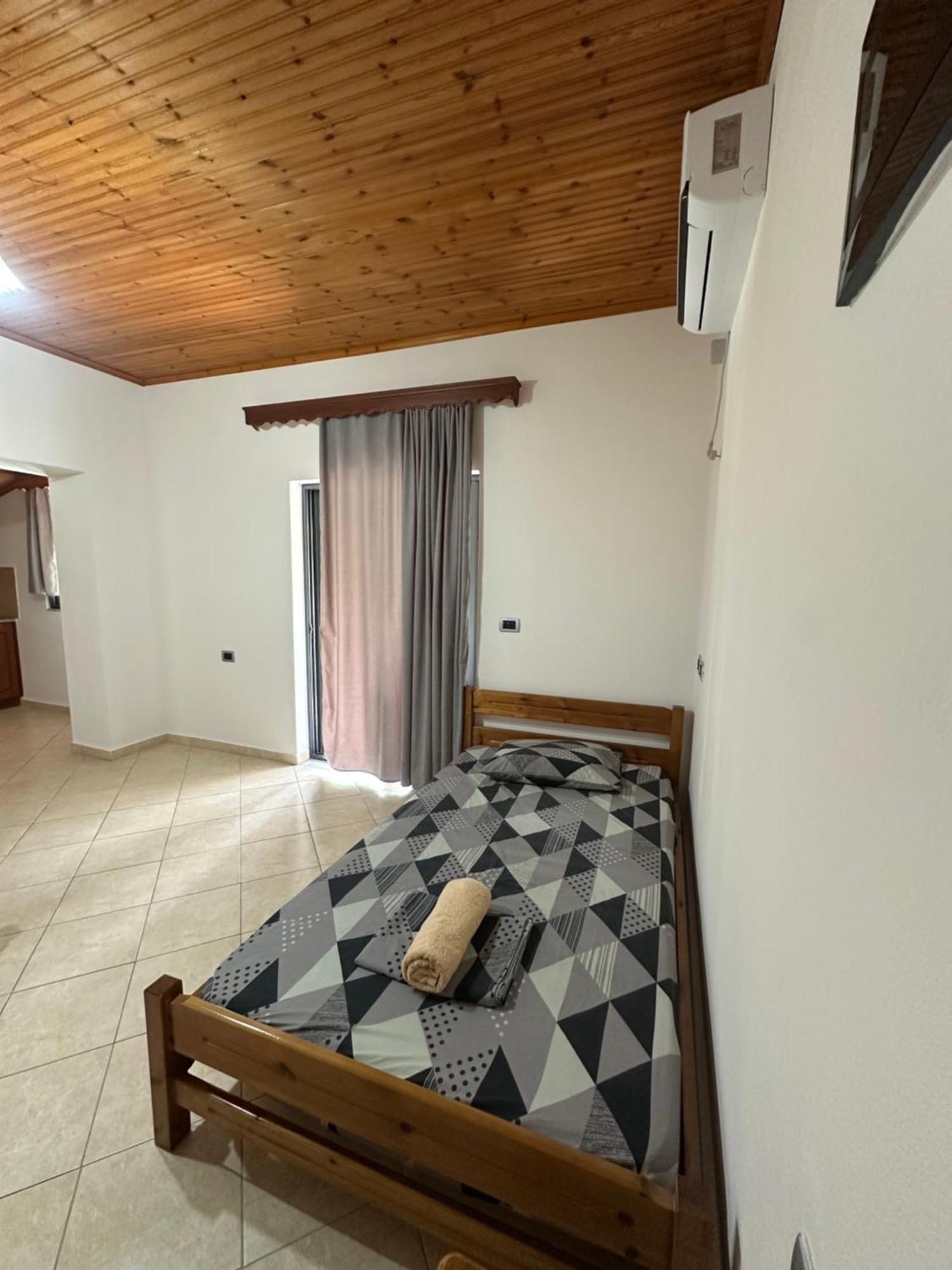Romeo'S Guest House 2 Piqeras Екстериор снимка