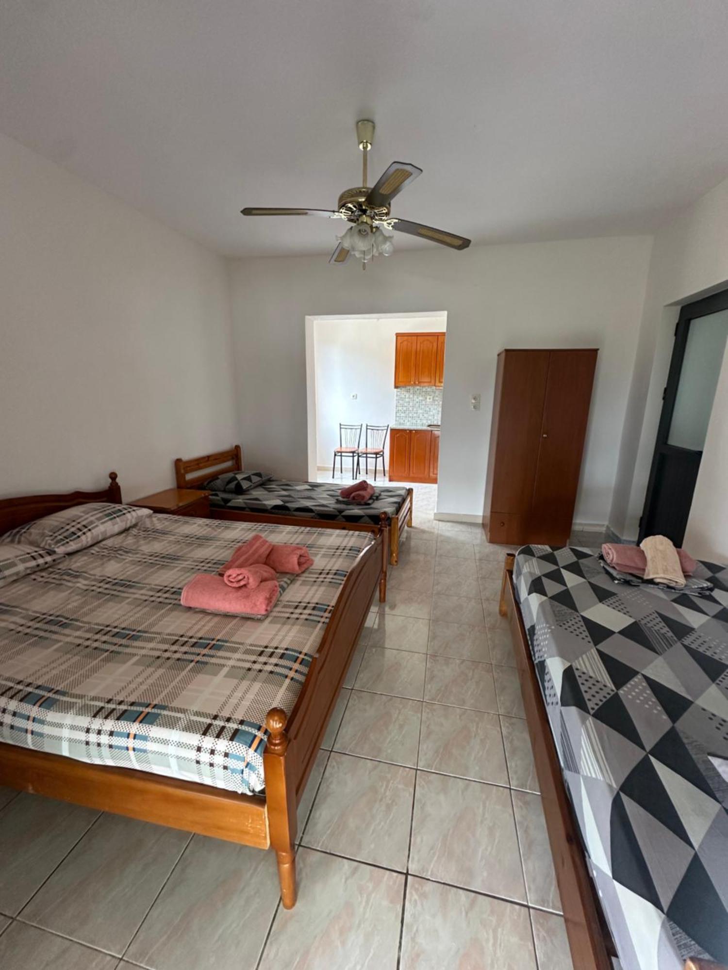 Romeo'S Guest House 2 Piqeras Екстериор снимка
